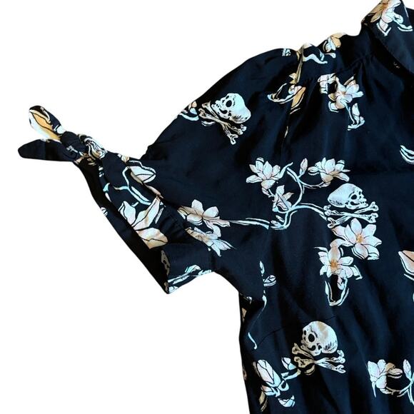 Hello Bunny Black Flower & Skull 3/4 Button Down Dress XL - Picture 7 of 7